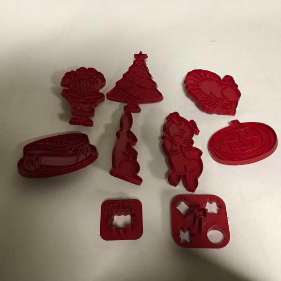 Vintage Tupperware Cookie Cutters Red Santa Turkey Pumpkin Christmas Tree - Picture 2 of 2